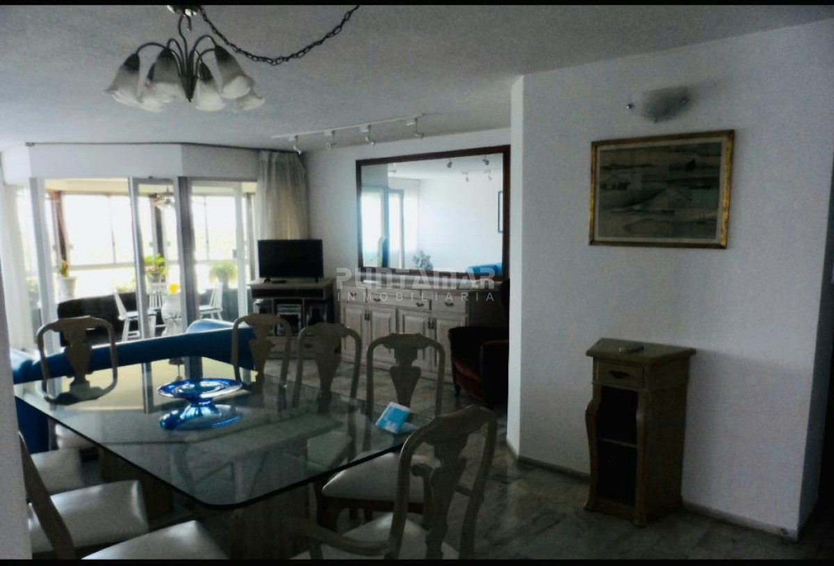 DEPARTAMENTO DE 4 DORMITORIOS EN ZONA ROOSEVELT · Foto 3