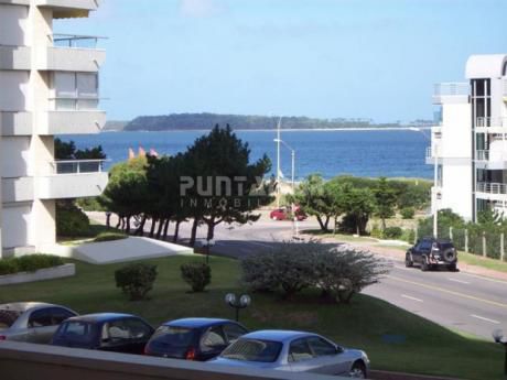 Apartamentos En Playa Mansa
