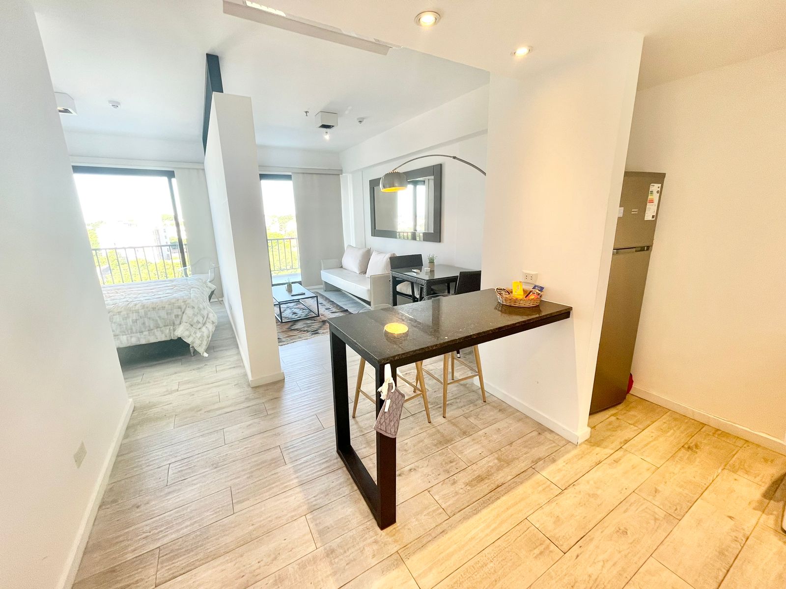 En Alquiler Hermoso Monoambiente Amoblado En Barrio Jara A150- — foto 2
