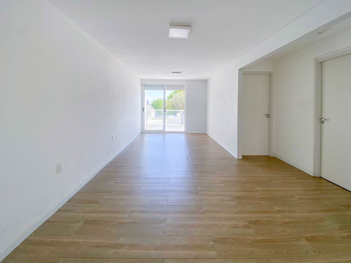Venta Apartamento De 2 Dormitorios Con Cochera Tres cruces