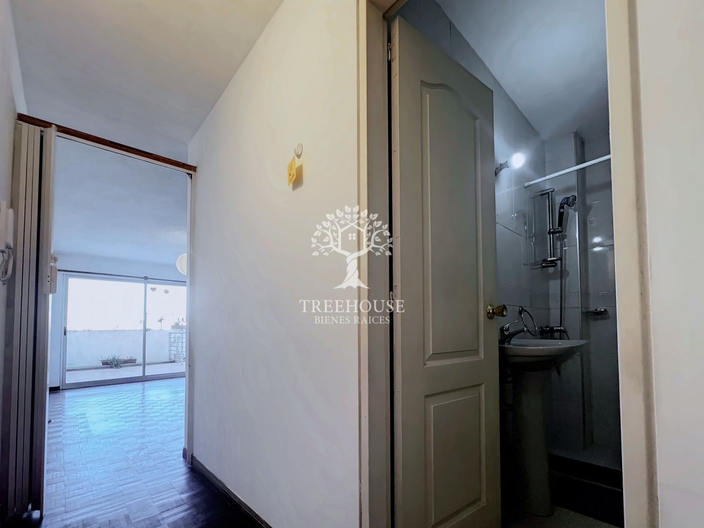 Alquiler Apartamento monoambiente con Patio en Pocitos · Foto 3
