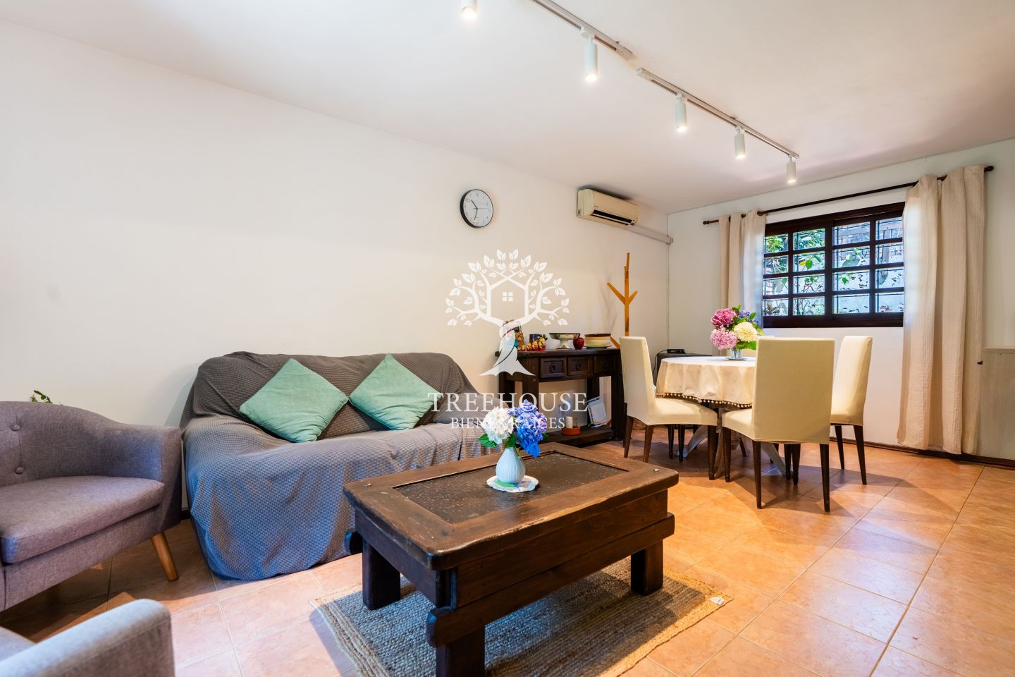 Venta Casa 3 Dormitorios con patio y parrillero en Carrasco Norte
