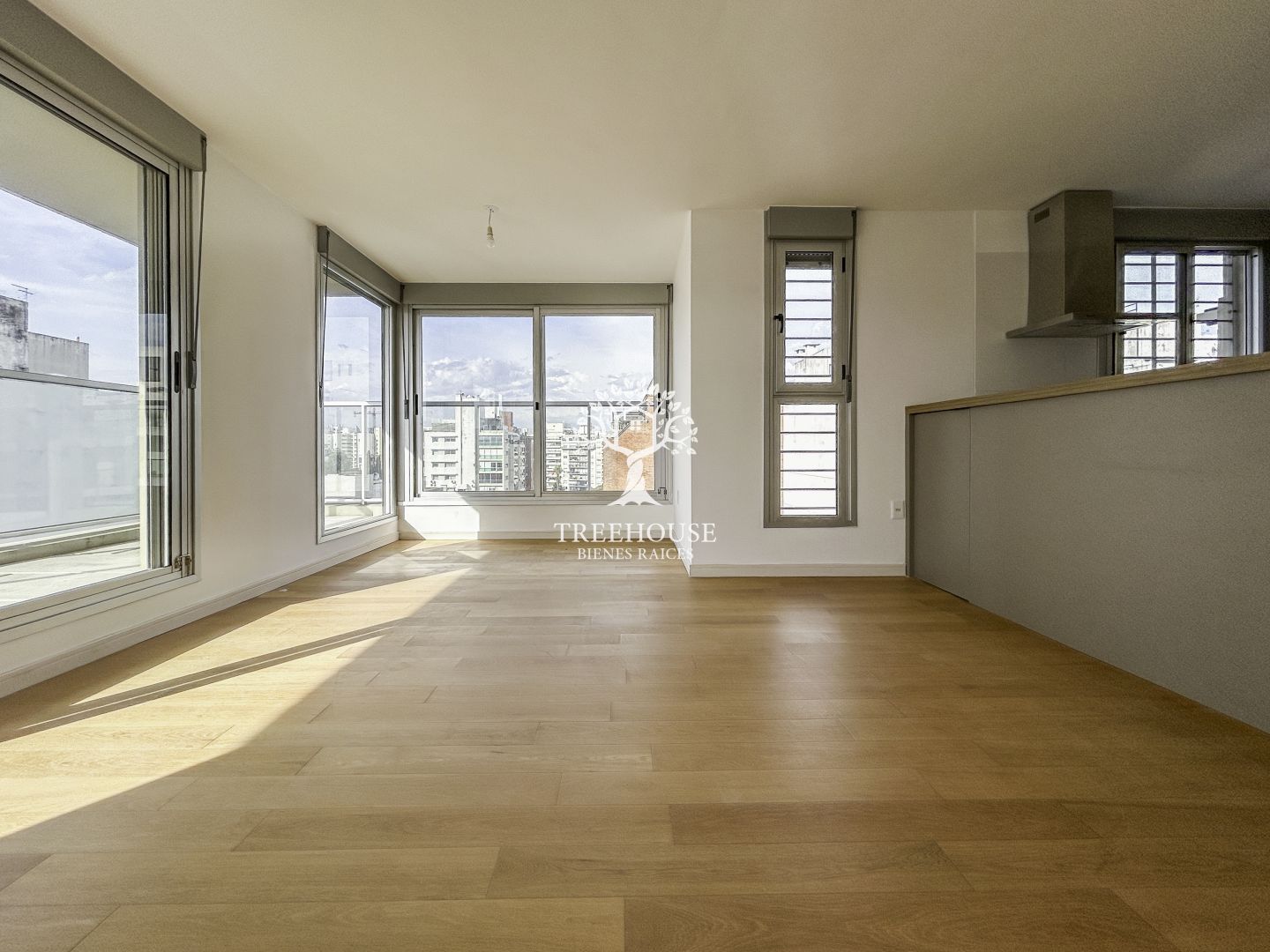 Alquiler Apartamento 2 dormitorios con garaje en Pocitos · Foto 11
