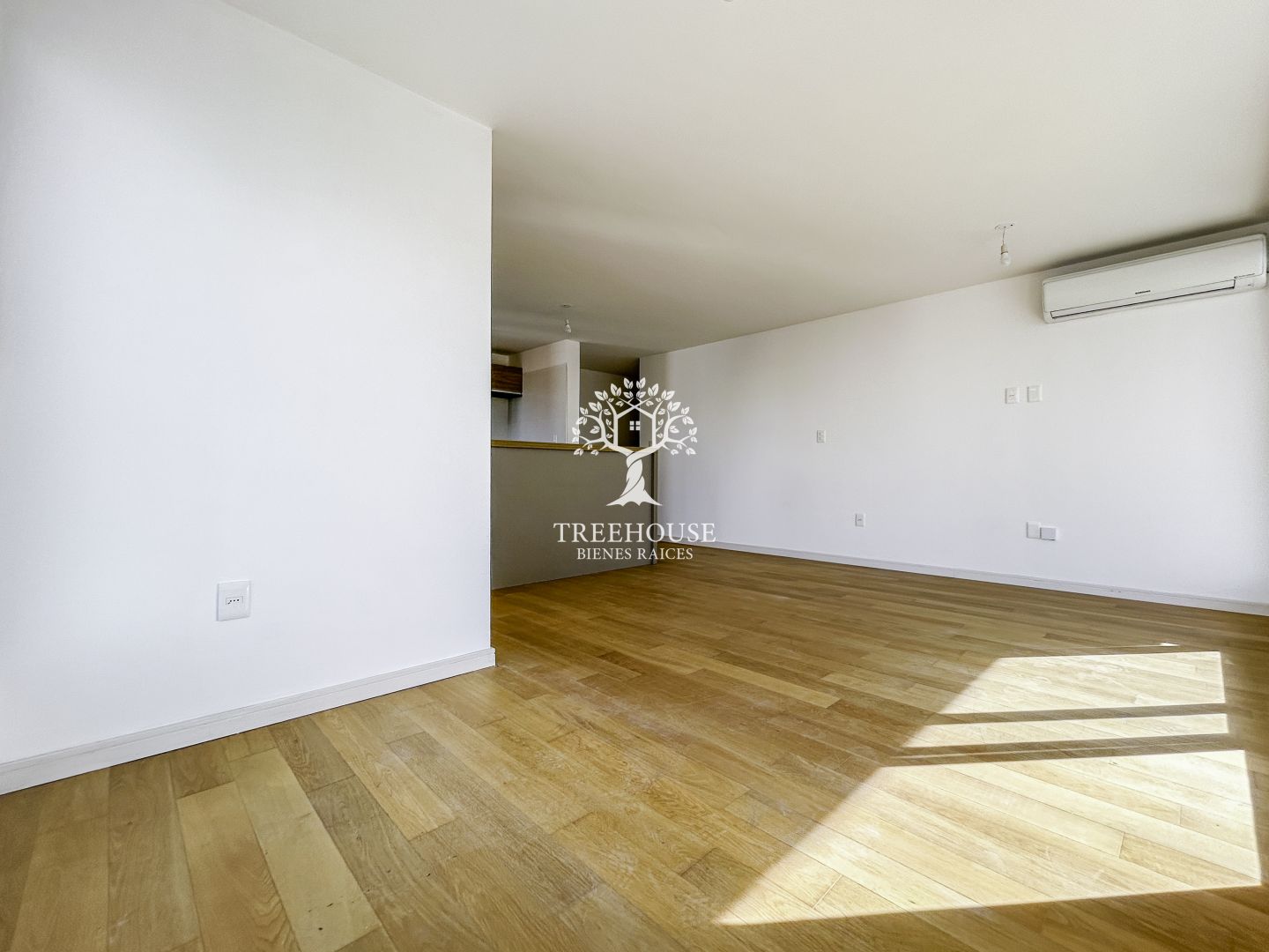 Alquiler Apartamento 2 dormitorios con garaje en Pocitos · Foto 12