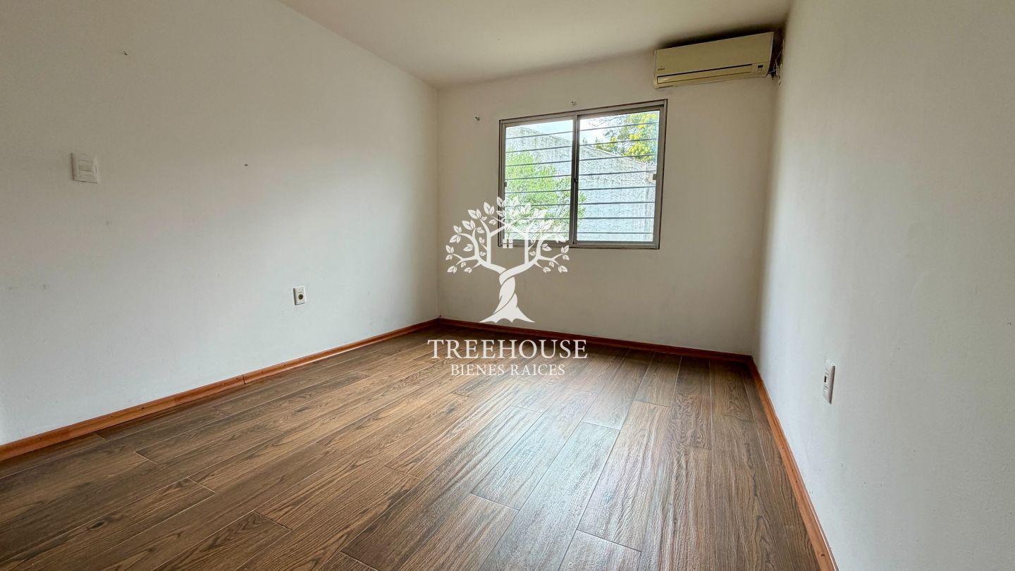 Casa en alquiler de 3 ambientes en El Pinar · Foto 10