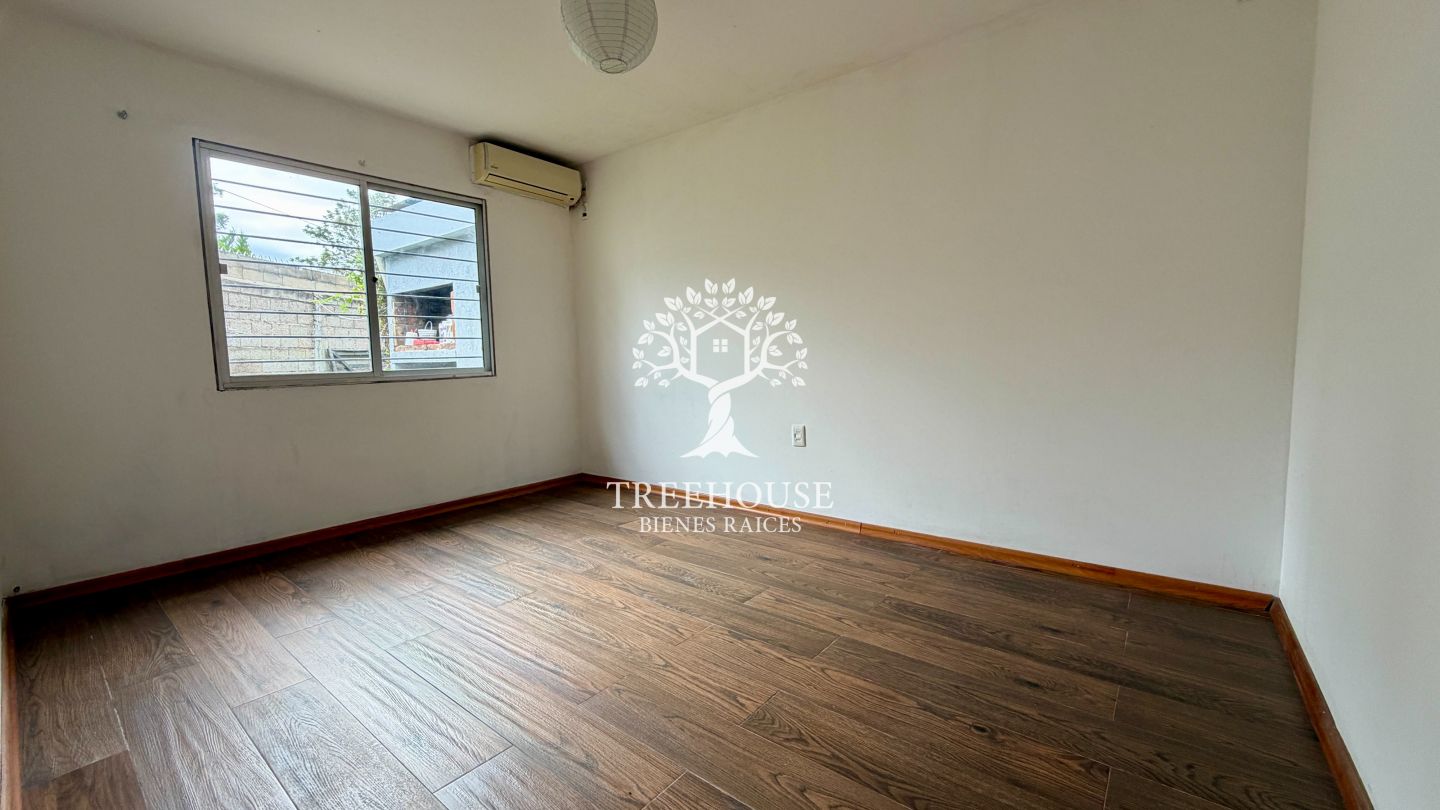 Casa en alquiler de 3 ambientes en El Pinar · Foto 9