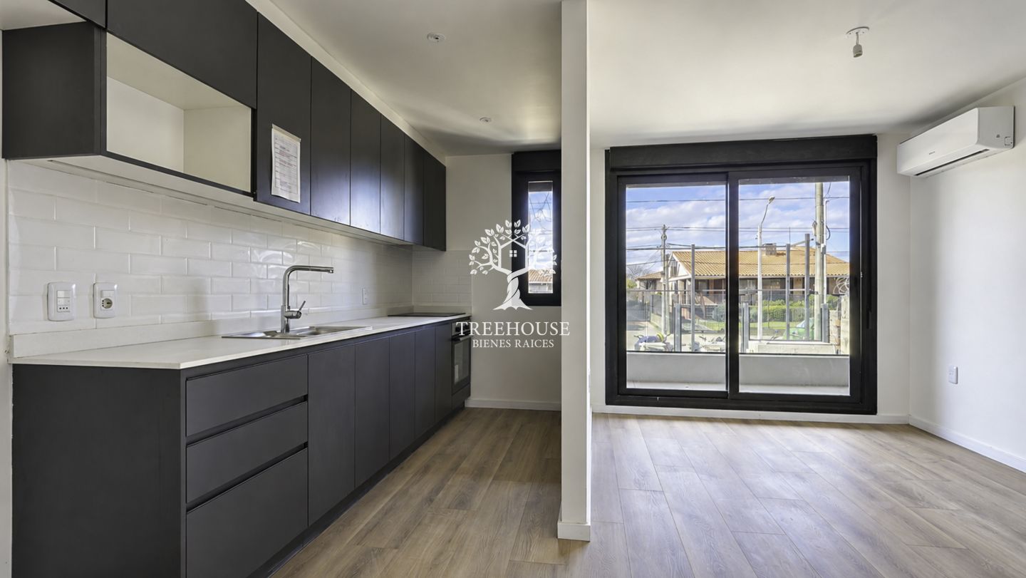 Alquiler apartamento de 1 Dormitorio con terraza, parrillero propio y garaje en Malvín Sur. · Foto 2