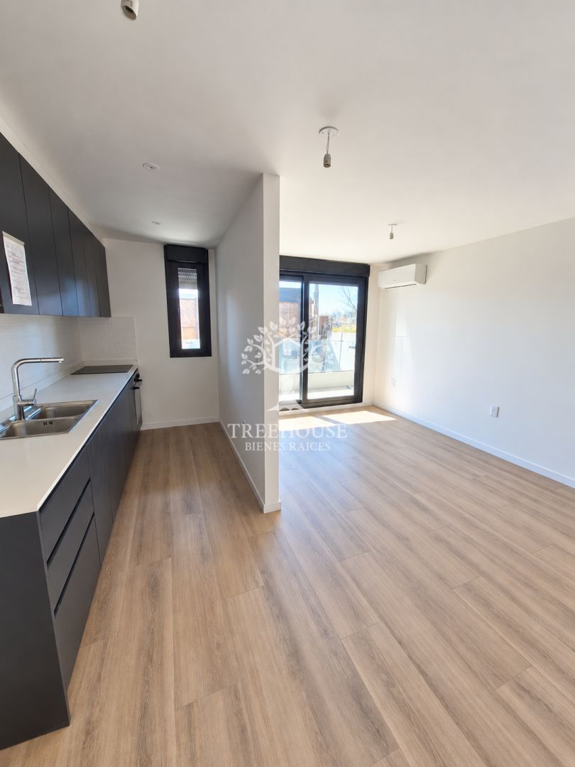 Alquiler Apartamento de 1 dormitorio con terraza y garaje, Malvín Sur · Foto 4