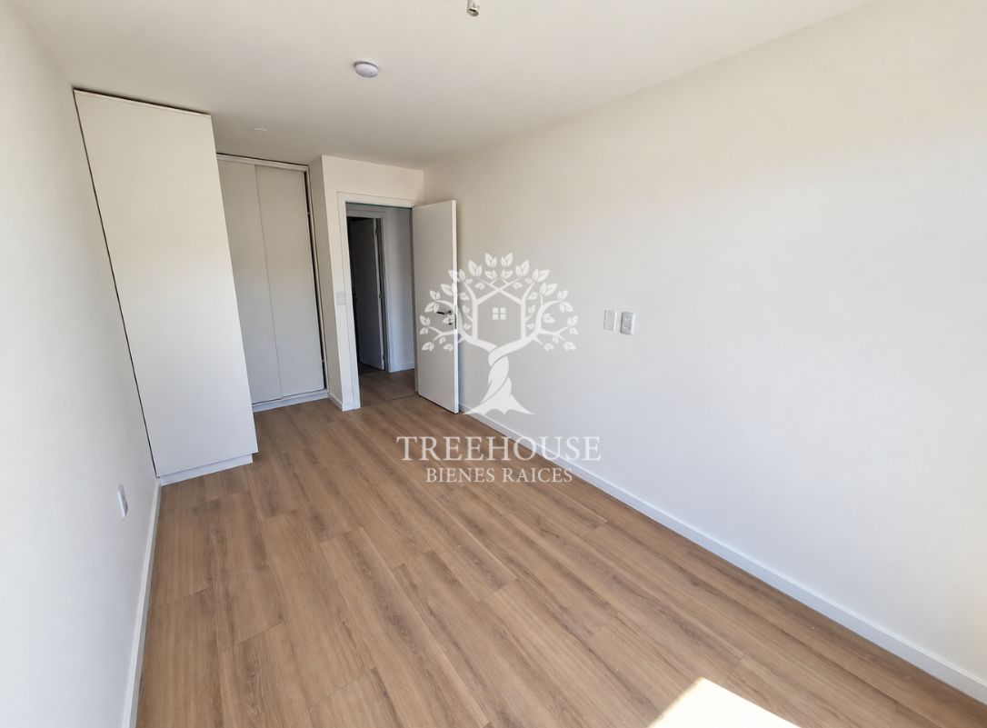Alquiler Apartamento de 1 dormitorio con terraza y garaje, Malvín Sur · Foto 8