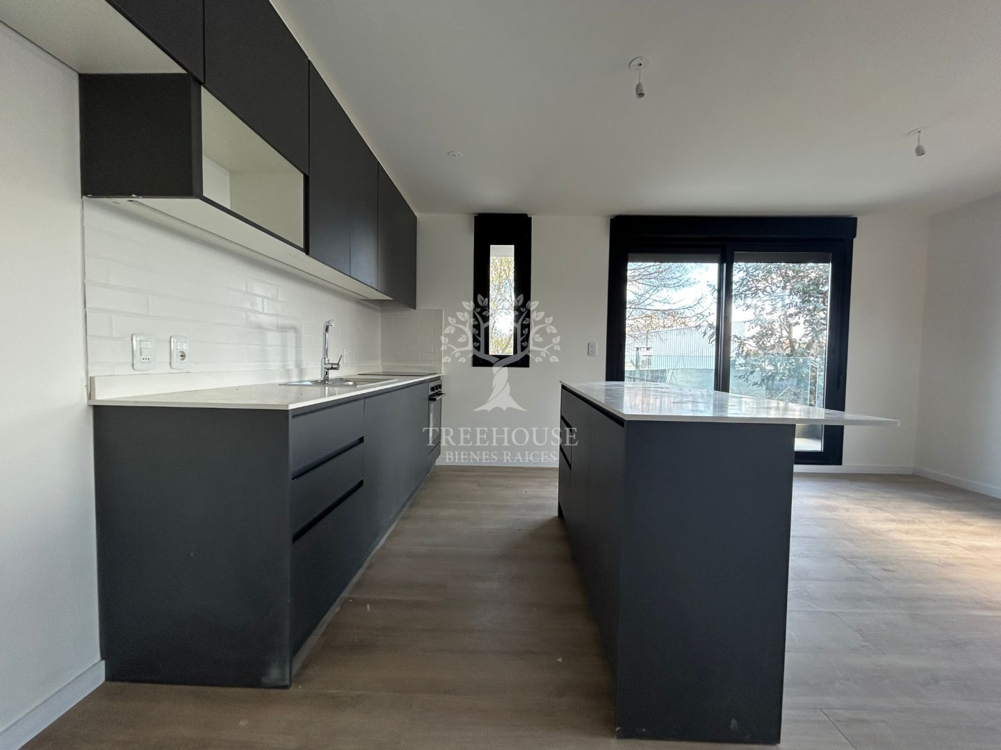 Alquiler Apartamento 1 Dormitorio con terraza y parrillero en Malvin · Foto 2
