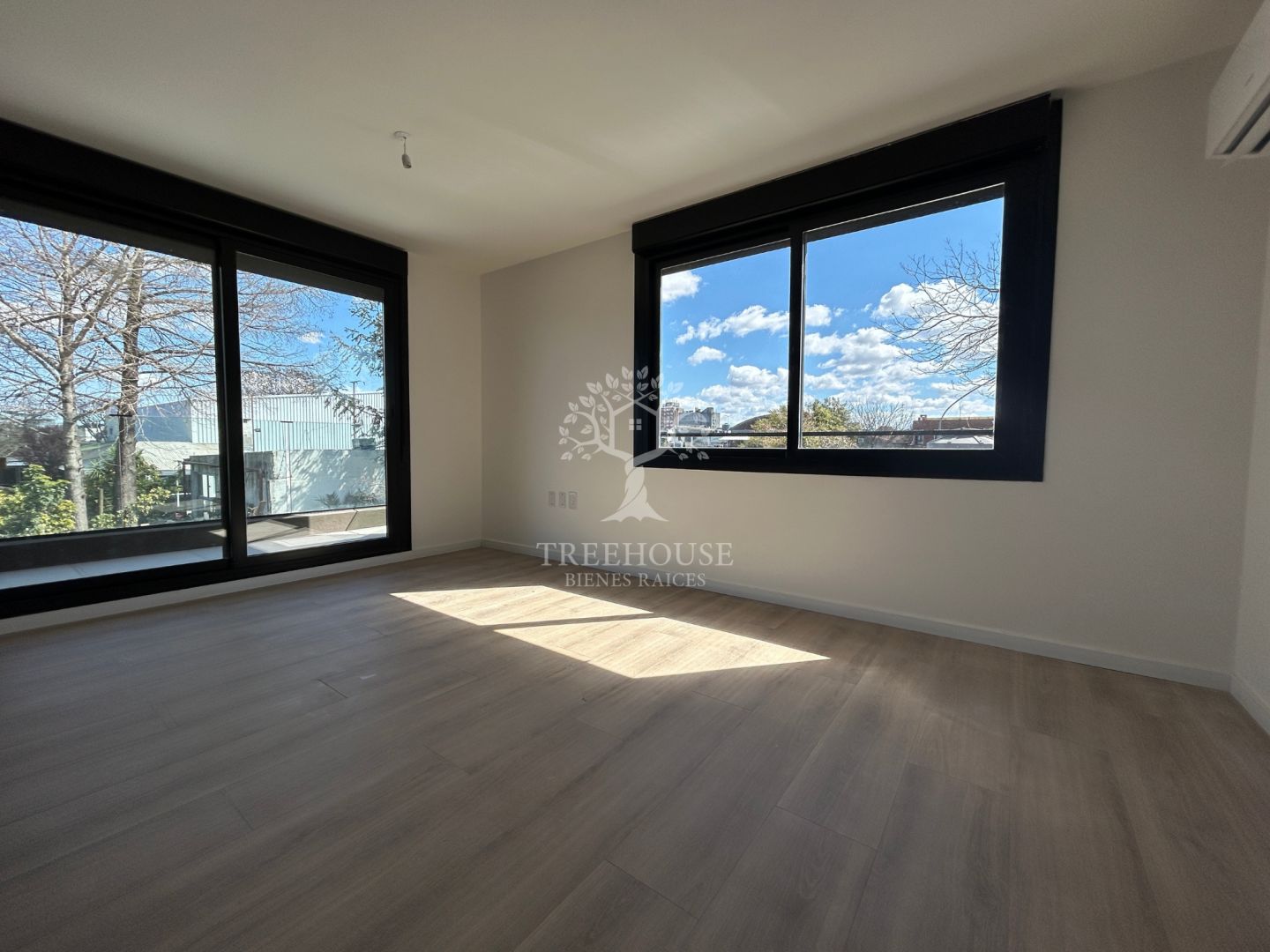 Alquiler Apartamento 1 Dormitorio con terraza y parrillero en Malvin · Foto 4