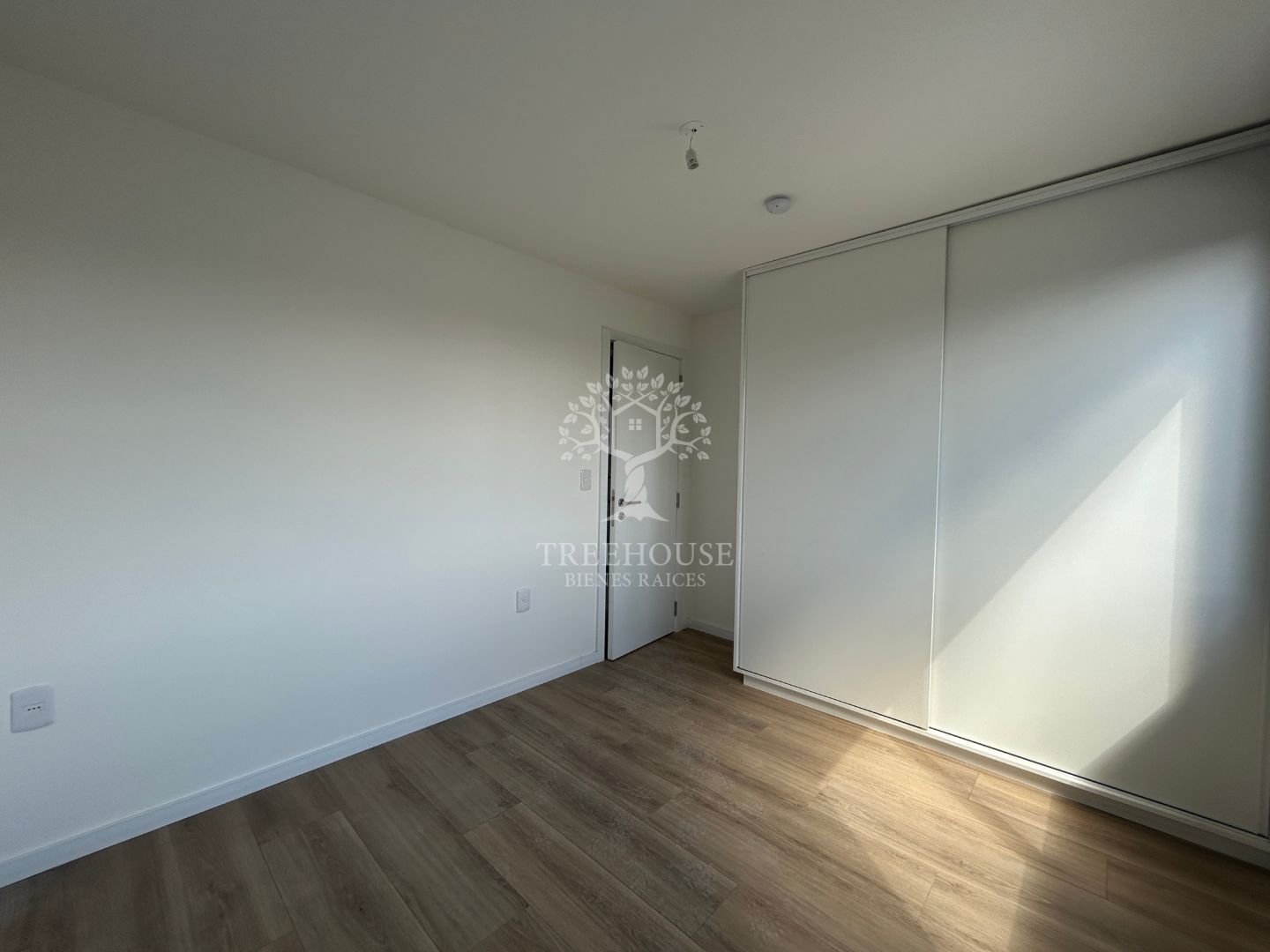 Alquiler Apartamento 1 Dormitorio con terraza y parrillero en Malvin · Foto 10
