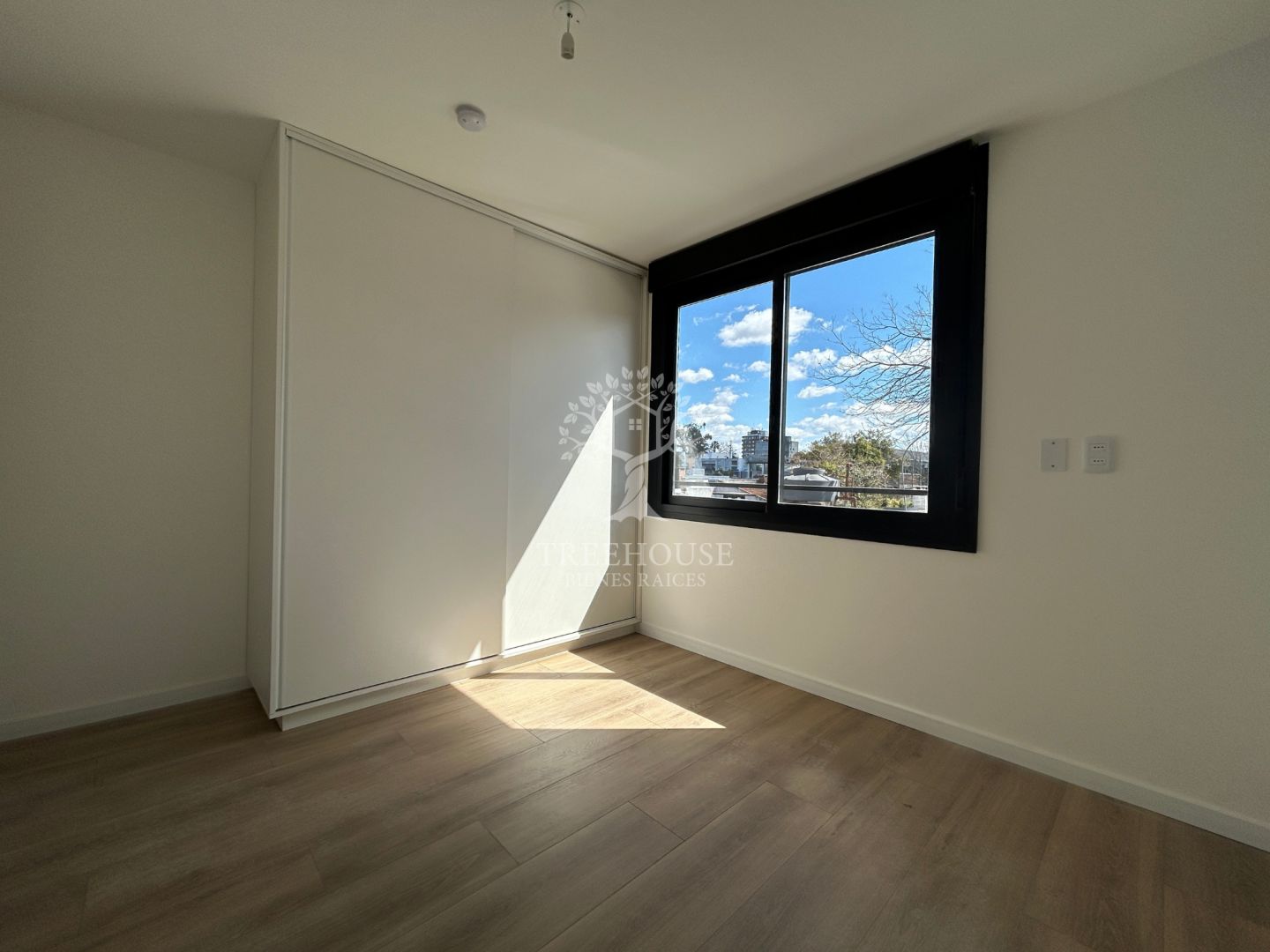 Alquiler Apartamento 1 Dormitorio con terraza y parrillero en Malvin · Foto 9