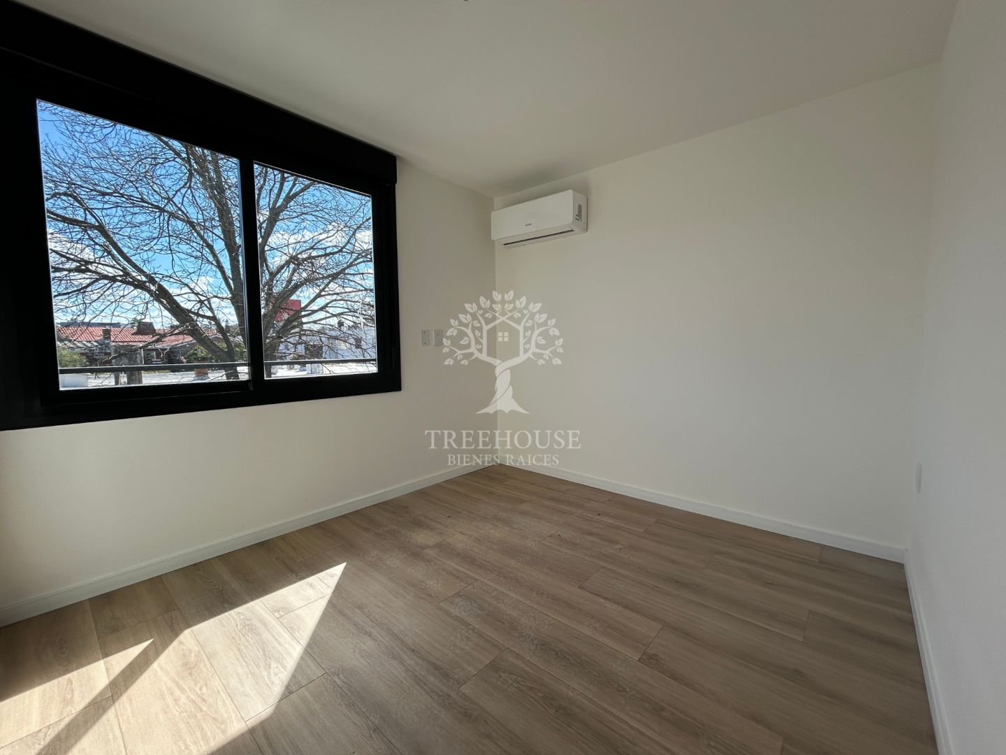 Alquiler Apartamento 1 Dormitorio con terraza y parrillero en Malvin · Foto 5