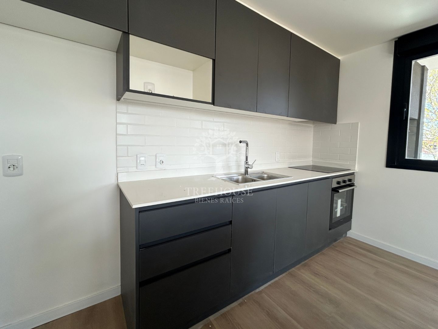 Alquiler Apartamento 1 Dormitorio con terraza y parrillero en Malvin · Foto 3