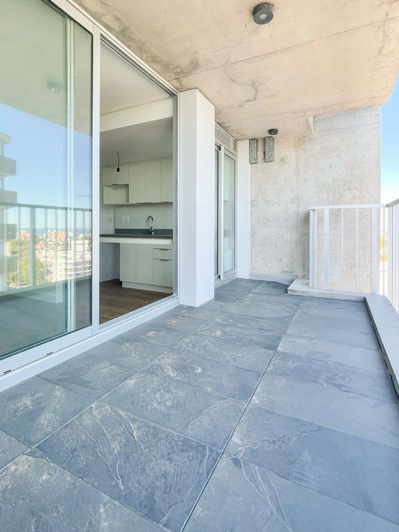 Alquiler de Apartamento 3 Dormitorios, Terraza y Gje, en Malvi­n · Foto 9