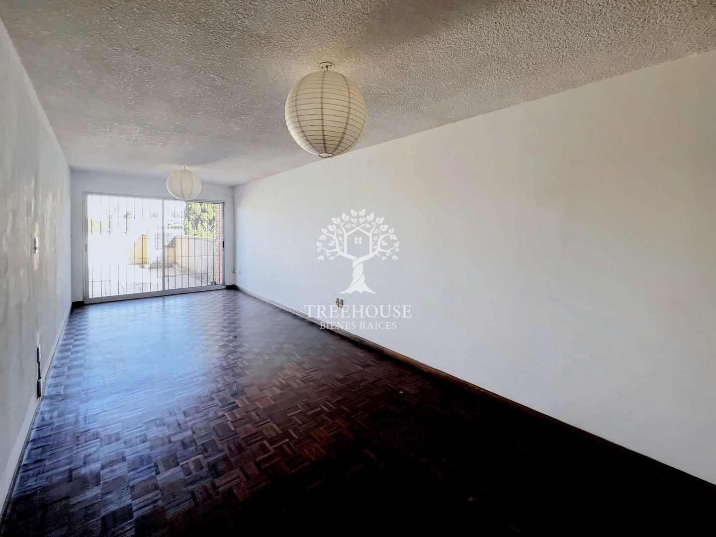Alquiler Apartamento monoambiente con patio en Pocitos · Foto 9