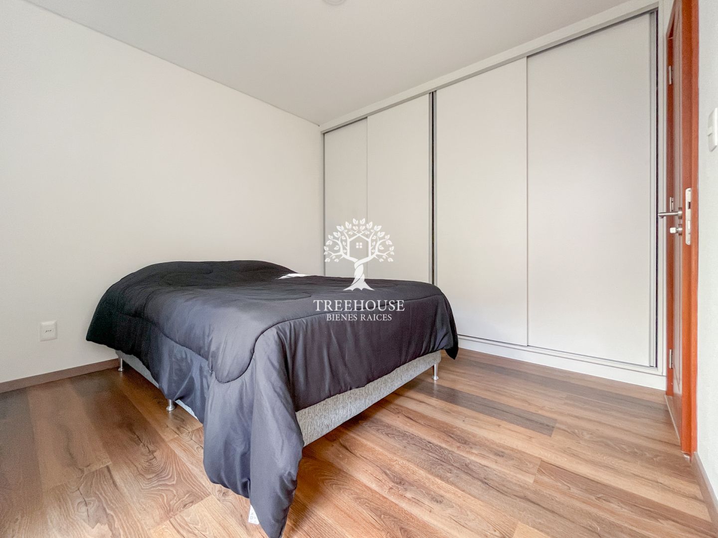 Alquiler Apartamento de 1 Dormitorio con Terraza en Cordón · Foto 10