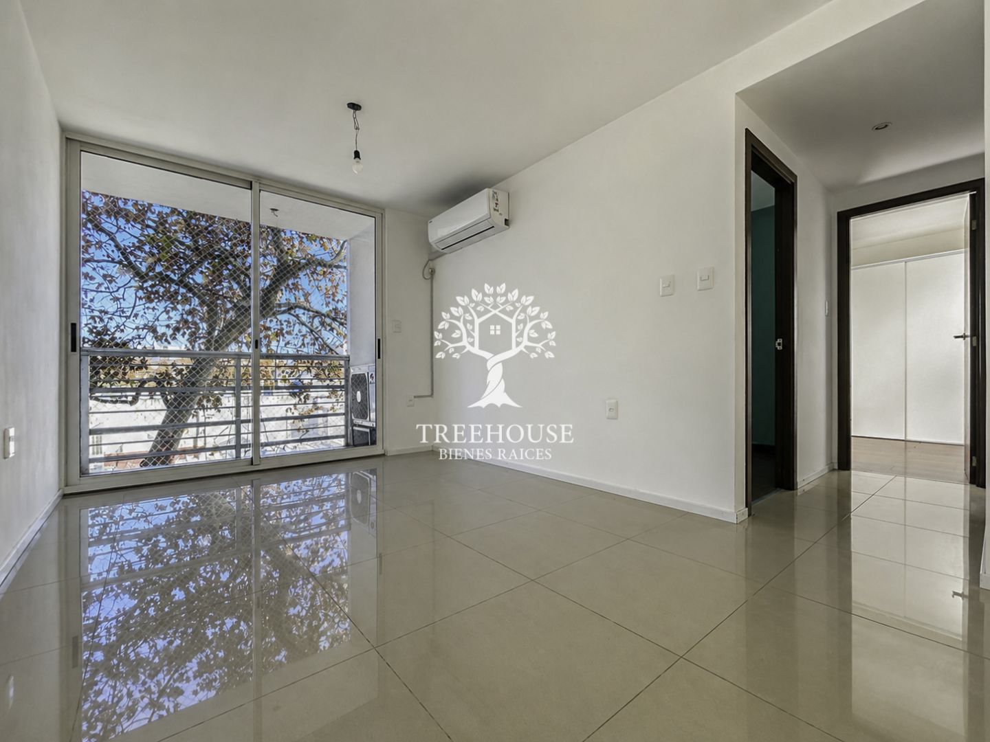 Alquiler apartamento 2 dormitorios con garaje Tres Cruces · Foto 3