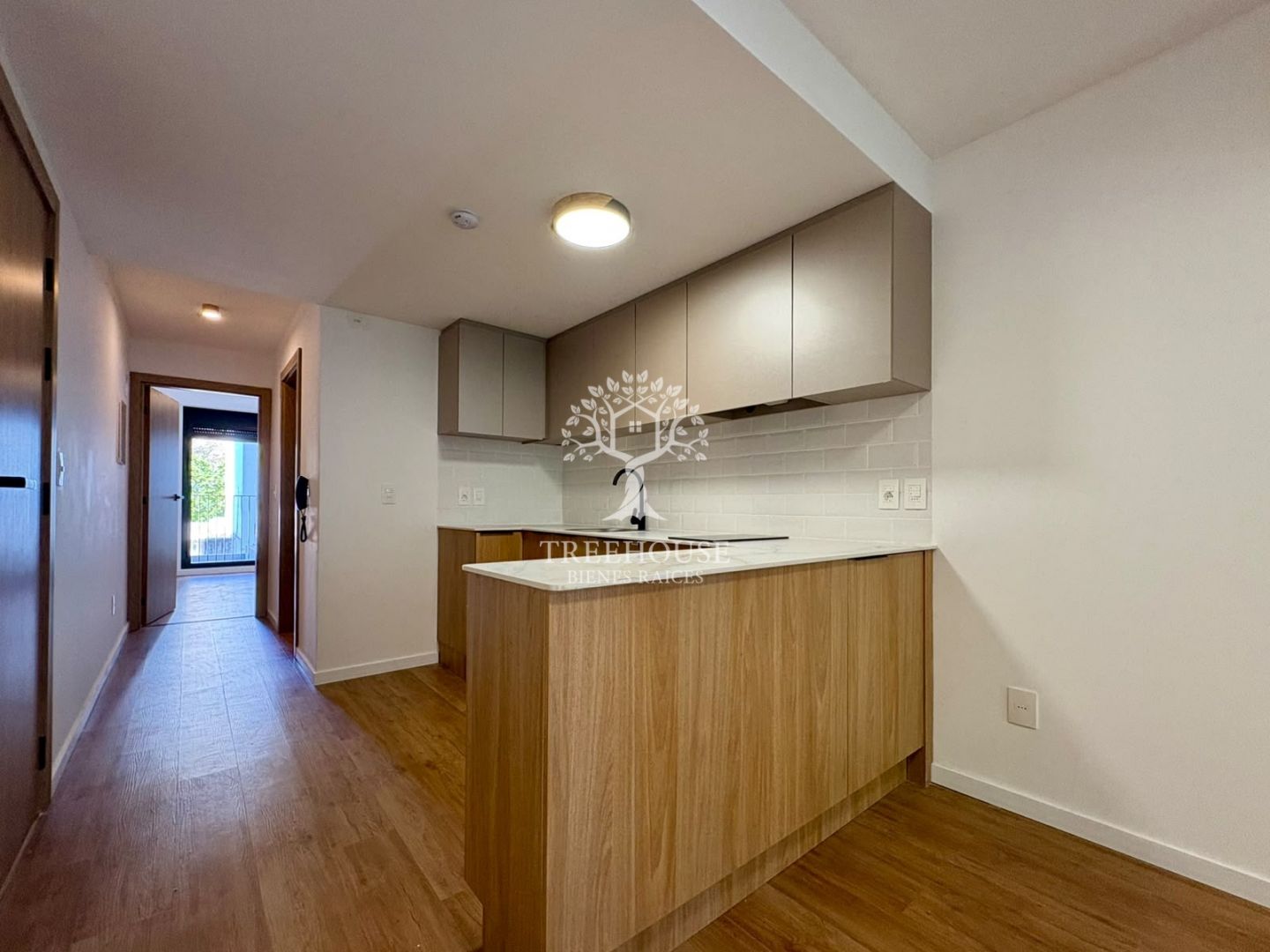 Alquiler Apartamento 1 dormitorio con dos balcones Parque Rodó. · Foto 3