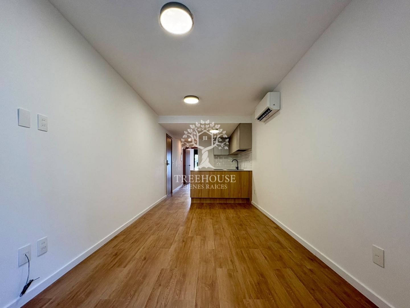 Alquiler Apartamento 1 dormitorio con dos balcones Parque Rodó. · Foto 6