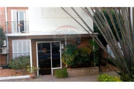 Departamento De 2 Dormitorios Sobre Sacramento
