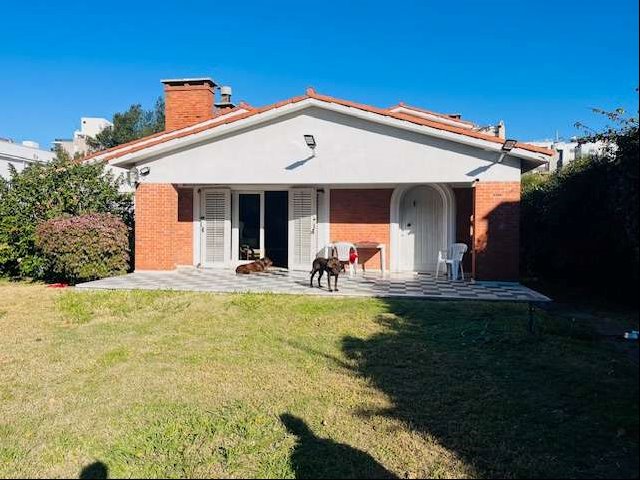 Venta Casa Pocitos 4 Dormitorios Garaje
