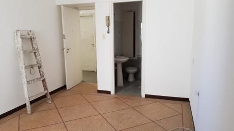 Apartamento De 1 Dormitorio En Pleno Cordon
