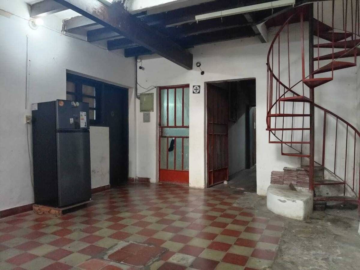 VENDO CASA / OFICINA en el barrio Dr. Gaspar Rodriguez de Francia — foto 2