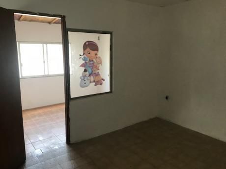 Excelente Inversión!! 2 Casas En Un Padrón