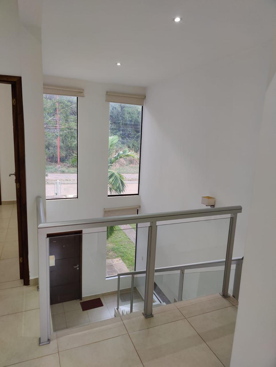 Alquilo hermoso duplex en Surubii — foto 2