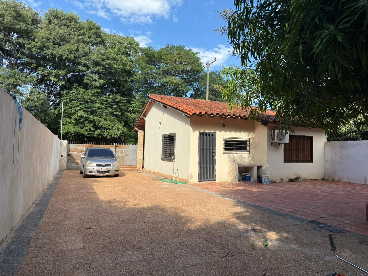 VENDO CASA  DE 2 DORMITORIOS EN YPANE — foto 2