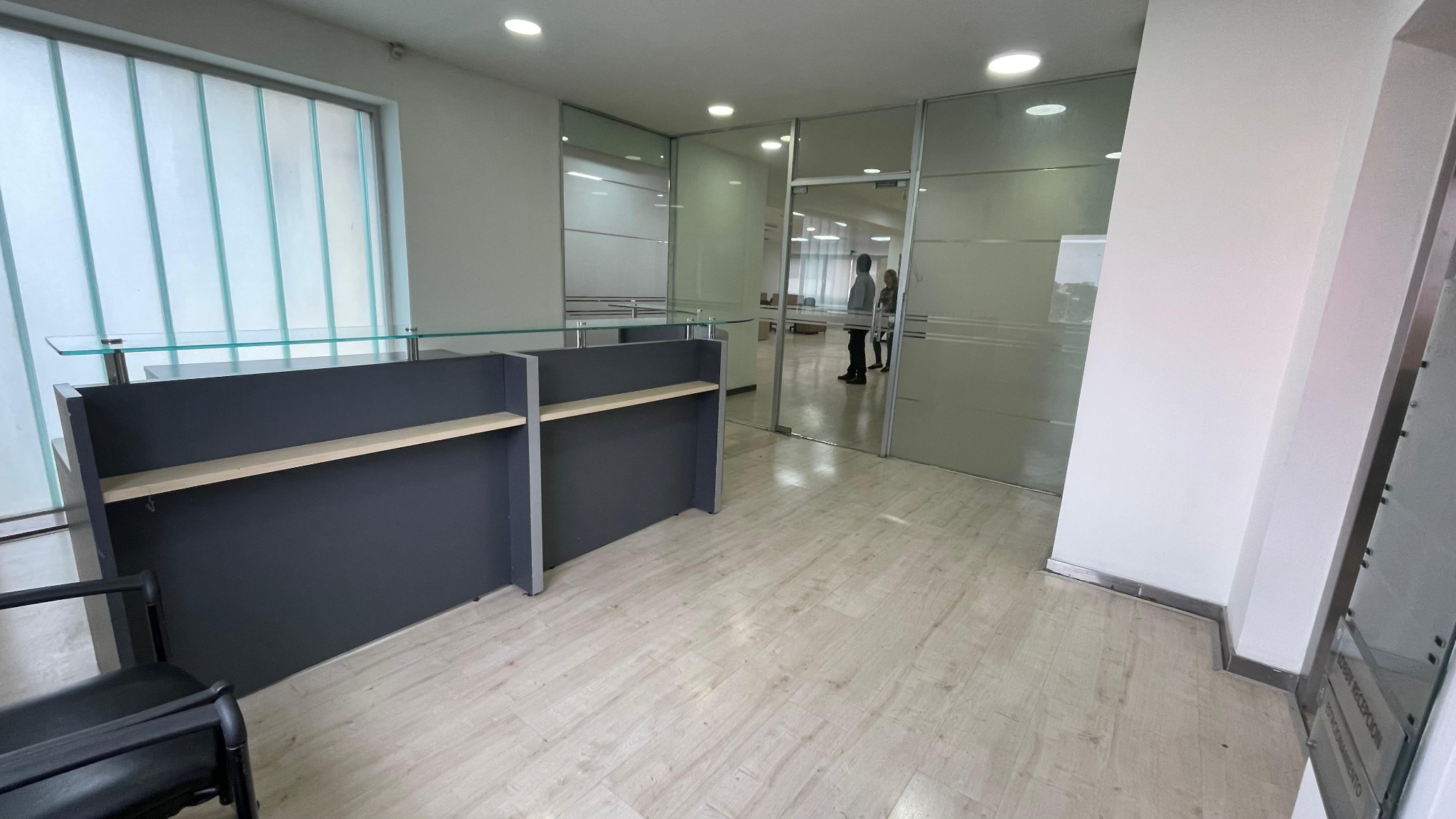 Alquilo Oficina de 300 m²  Zona Ycua Sati cerca de Avda. Aviadores del Chaco — foto 2