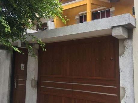Casa De 2 Pisos En Anticretico