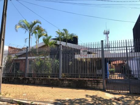 Alquilo Amplia Casa En Sajonia