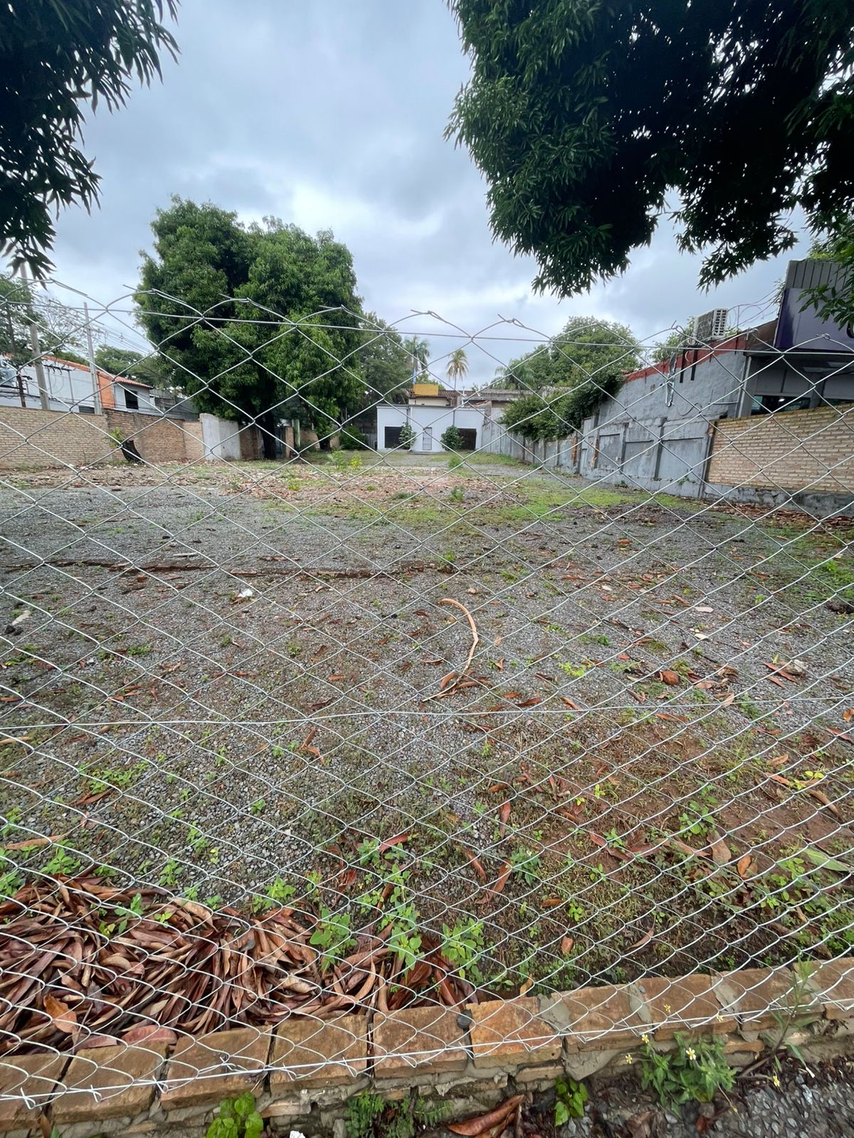 ALQUILO O VENDO TERRENO EN ESQUINA SOBRE AVDA ESPAÑA — foto 2