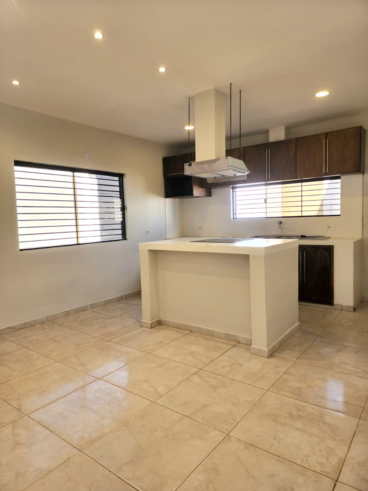Alquilo Casa En Mariano Roque Alonso — foto 3