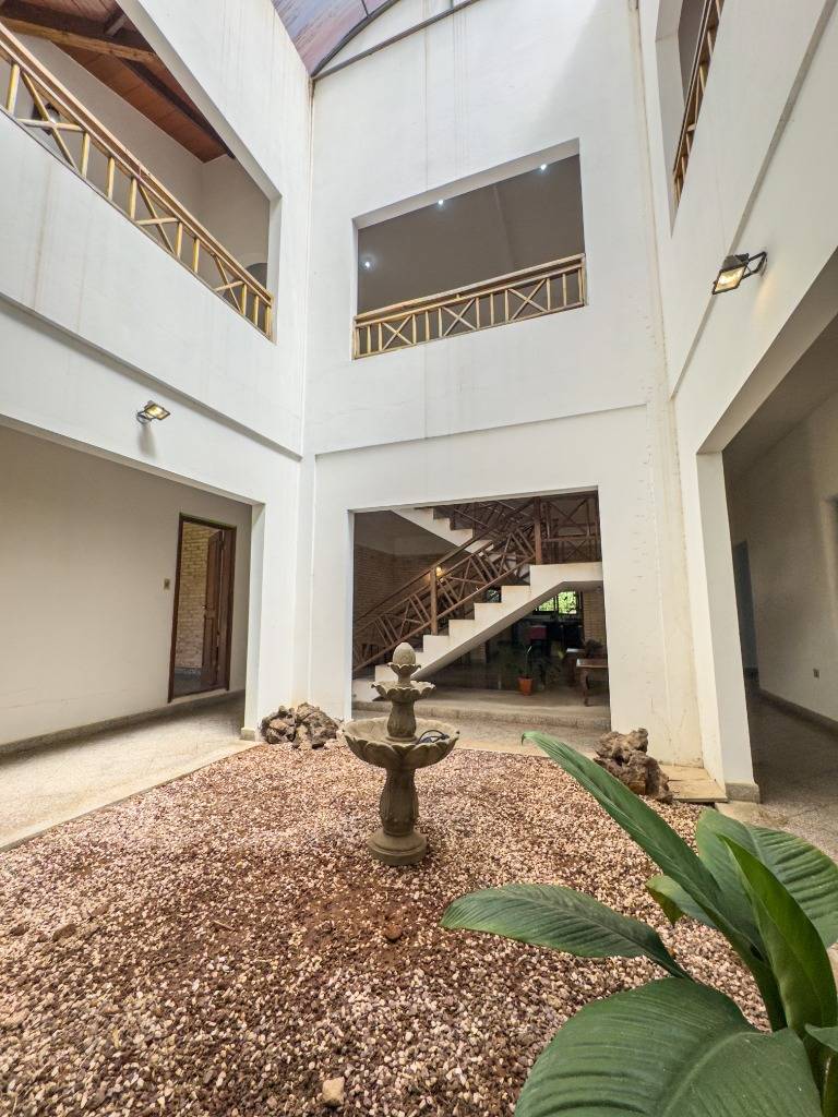 ALQUILO AMPLIA RESIDENCIA EN MARIANO ROQUE ALONSO — foto 2