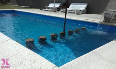 Preciosa Casa En Barrio Privado.