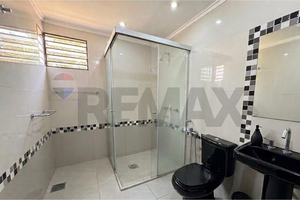 Casa en Venta - Barrio Mburucuya Asunción — foto 2
