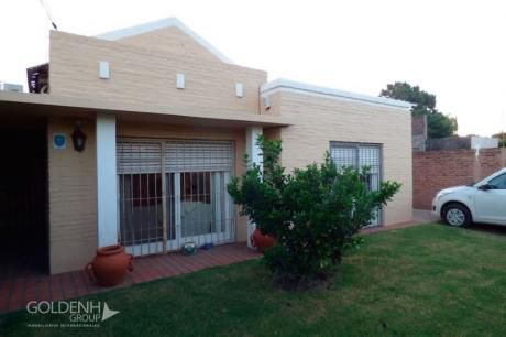 Residencia A Metros Del Mar, Impecable Estado!