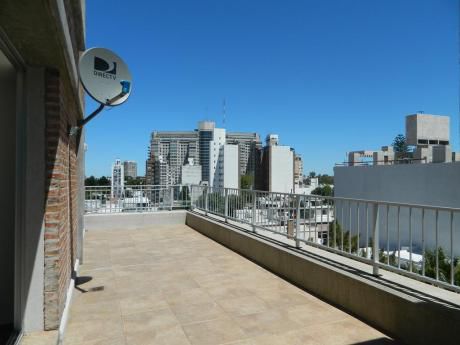 Espectacular..!! Portería. Cochera, Terraza, Gym G.C Bajos!