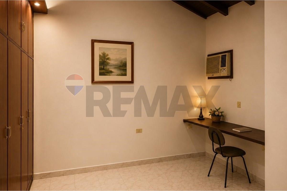 Casa en venta en Pettirossi, Asunción — foto 2