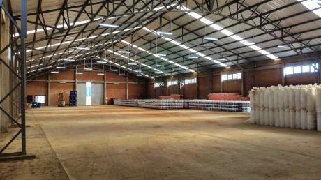 En Solo 2000 $/mes Galpón De 1695 M2 Con 162 M2 De Oficina