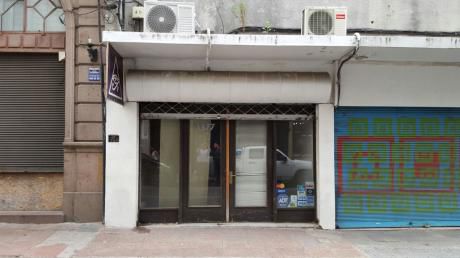 A Pasos De Sarandi 110 M2 Vidriera Financio