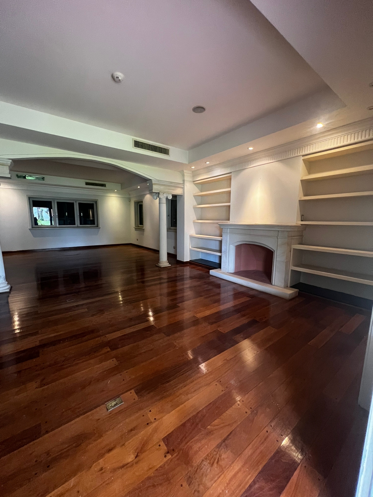 HERMOSA Y GRAN RESIDENCIA EN BO.LOS LAURELES  C / 5 SUITES — foto 3