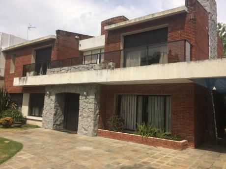 Eduardo Blanco Acevedo Y Couture - Excelente Casa En 2 Plantas -