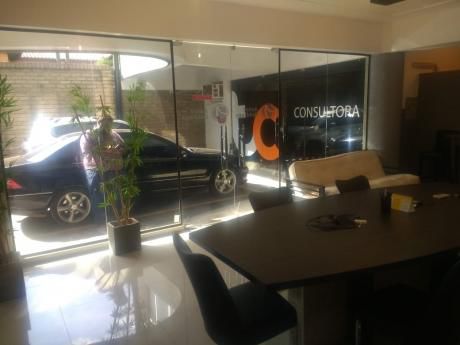 Alquilo Oficina Pb En Barrio Villa Aurelia.