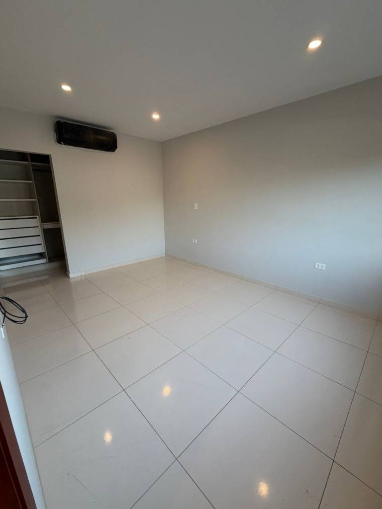 ALQUILO DE DUPLEX PREMIUM EN JARDIN DE ORO LUQUE (A PASOS DEL SUPER VILLA SOFIA) — foto 3