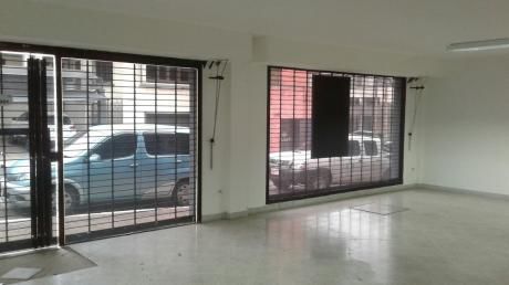 Alquilo Gran Local Comercial A Metros Del Touring Club